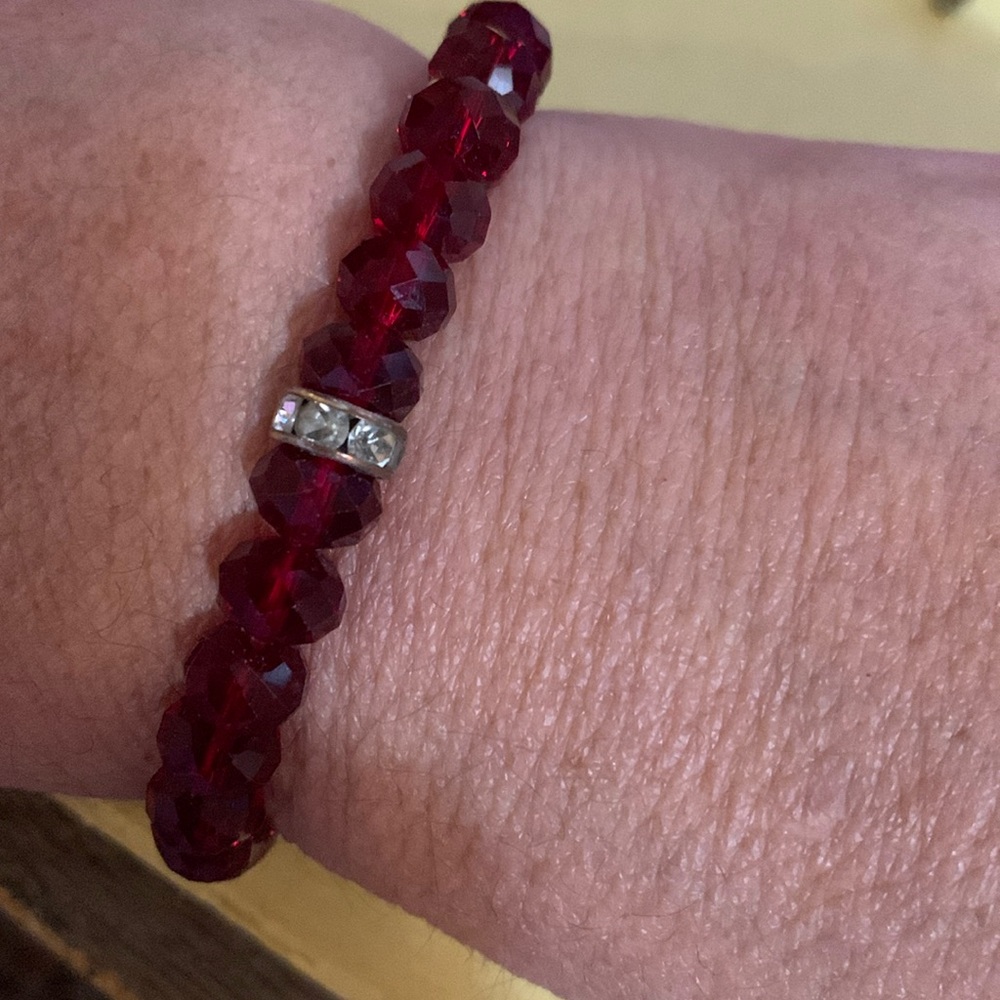 Beautiful red bracelet, stretch